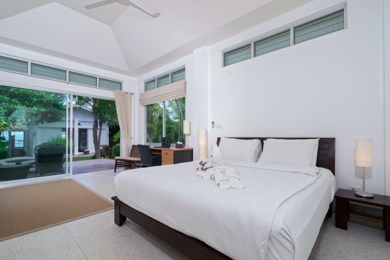 Ban Mok Talay Beachfront Villa Bangrak Kültér fotó
