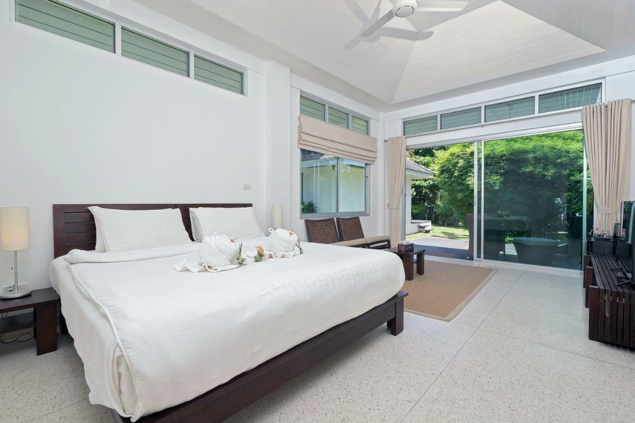 Ban Mok Talay Beachfront Villa Bangrak Kültér fotó