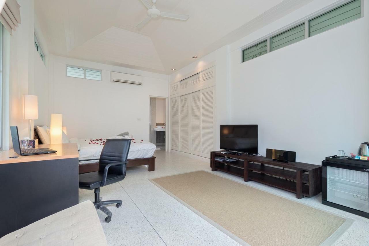Ban Mok Talay Beachfront Villa Bangrak Kültér fotó