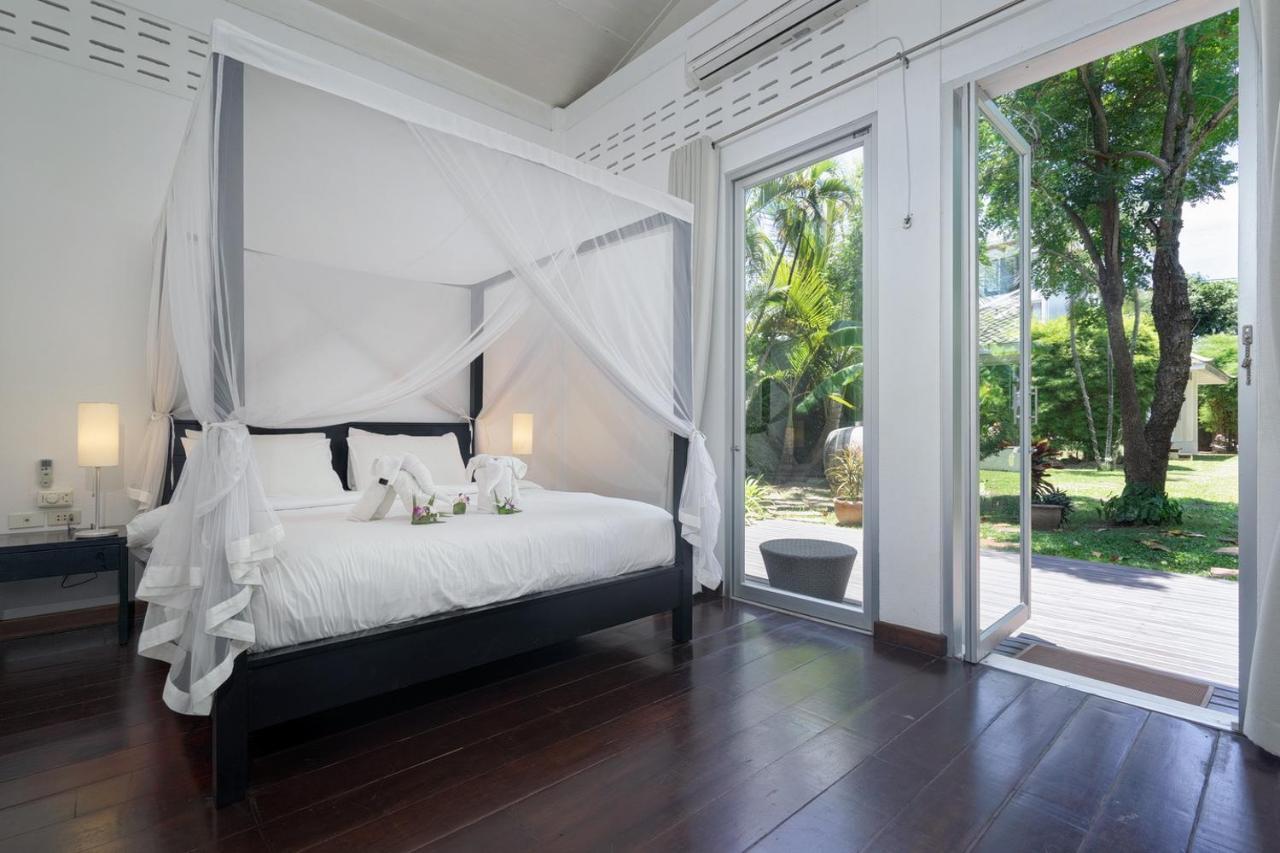 Ban Mok Talay Beachfront Villa Bangrak Kültér fotó